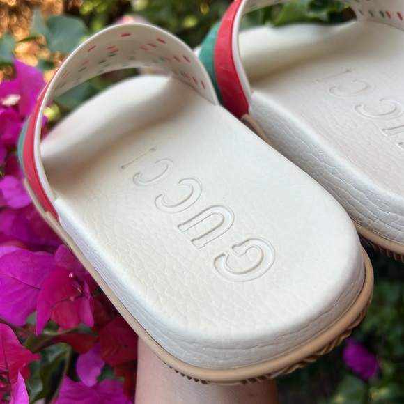 Gucci Rubber GG interlock slides sandals.❤️ - Picture 6 of 17